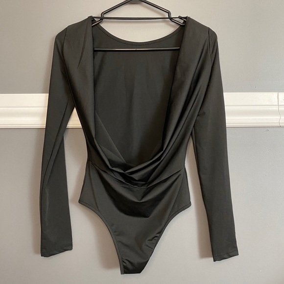 SHEIN Open Back Bodysuit - Picture 4 of 4